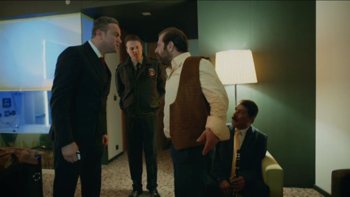 Babam ve Ailesi Dizisinde Oyuncu Elvan Bükülmez'in rol aldığı sahne...